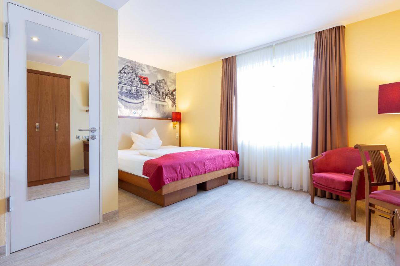 Hotel Am Schillerpark Esslingen am Neckar Ngoại thất bức ảnh