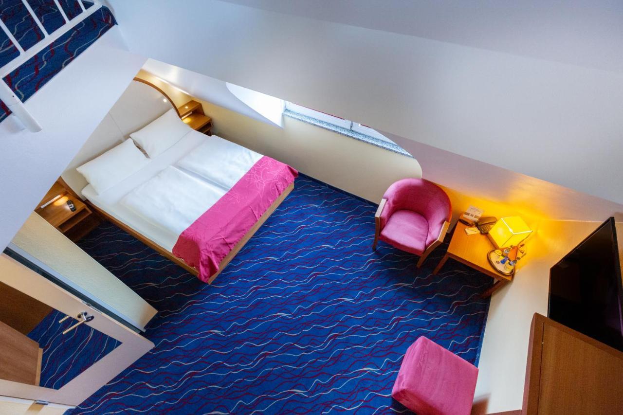 Hotel Am Schillerpark Esslingen am Neckar Ngoại thất bức ảnh