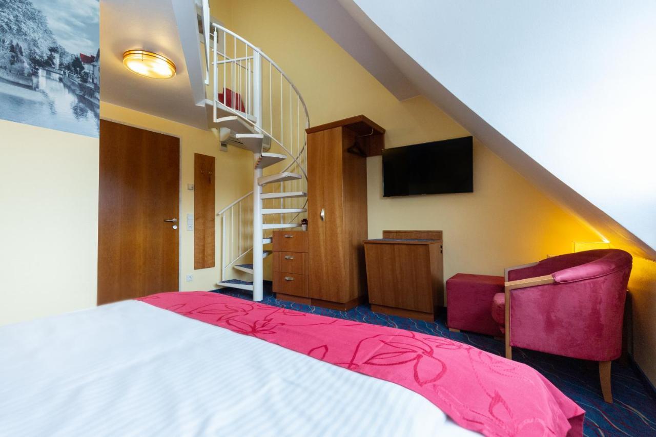 Hotel Am Schillerpark Esslingen am Neckar Ngoại thất bức ảnh