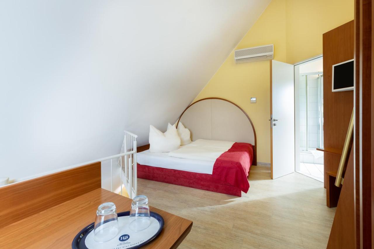 Hotel Am Schillerpark Esslingen am Neckar Ngoại thất bức ảnh