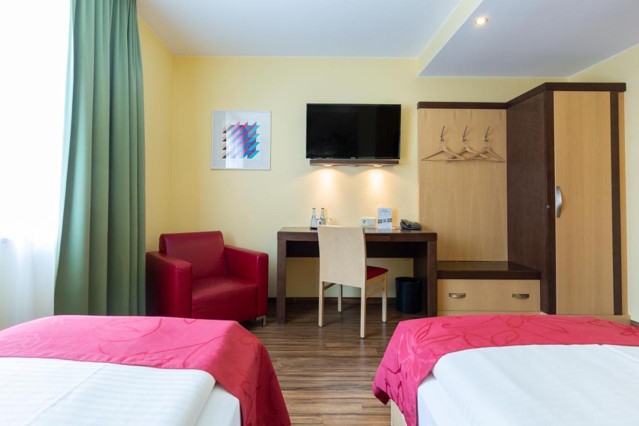 Hotel Am Schillerpark Esslingen am Neckar Ngoại thất bức ảnh