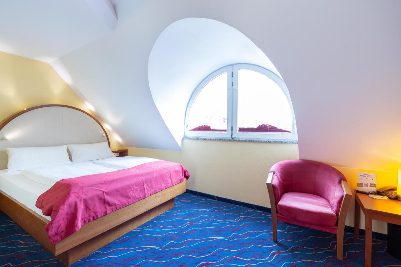 Hotel Am Schillerpark Esslingen am Neckar Ngoại thất bức ảnh