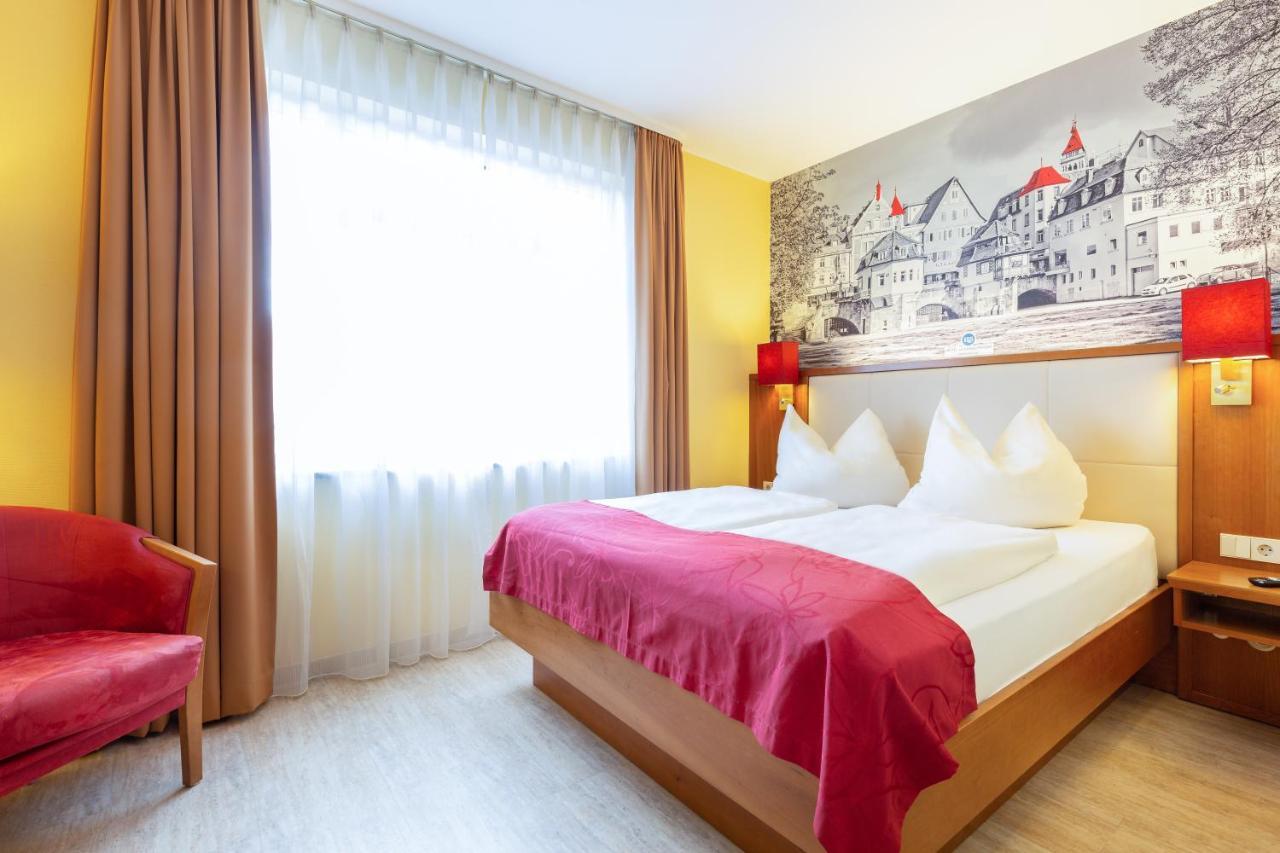 Hotel Am Schillerpark Esslingen am Neckar Ngoại thất bức ảnh