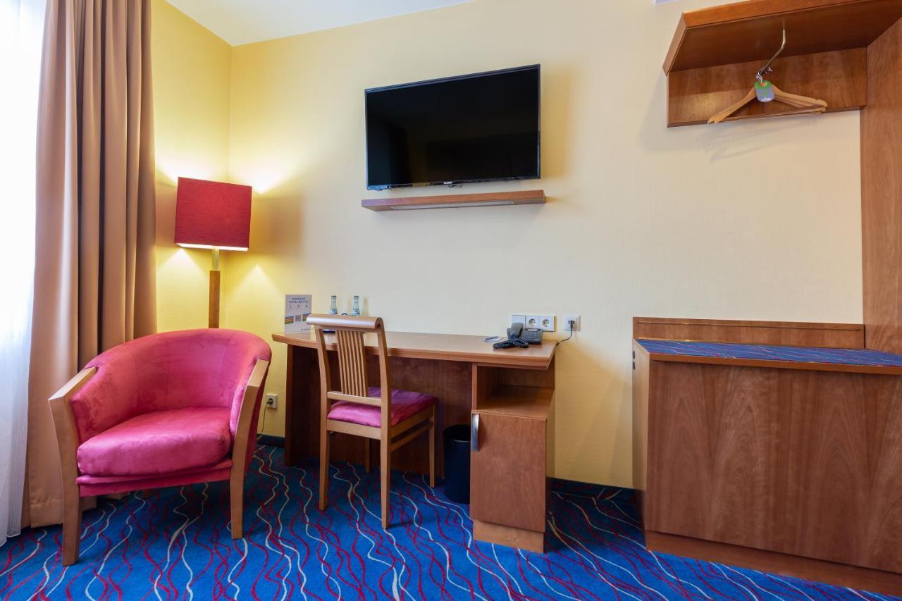 Hotel Am Schillerpark Esslingen am Neckar Ngoại thất bức ảnh