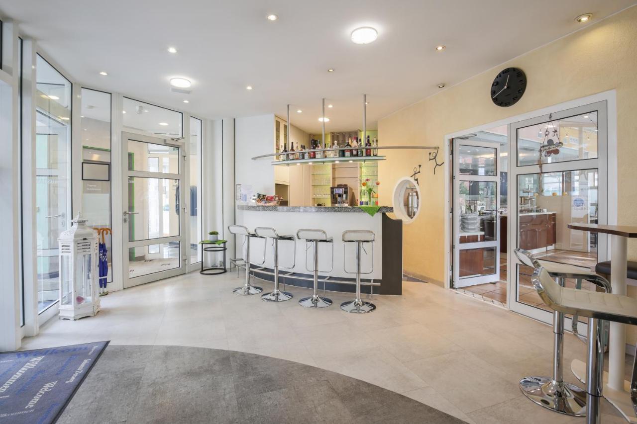 Hotel Am Schillerpark Esslingen am Neckar Ngoại thất bức ảnh