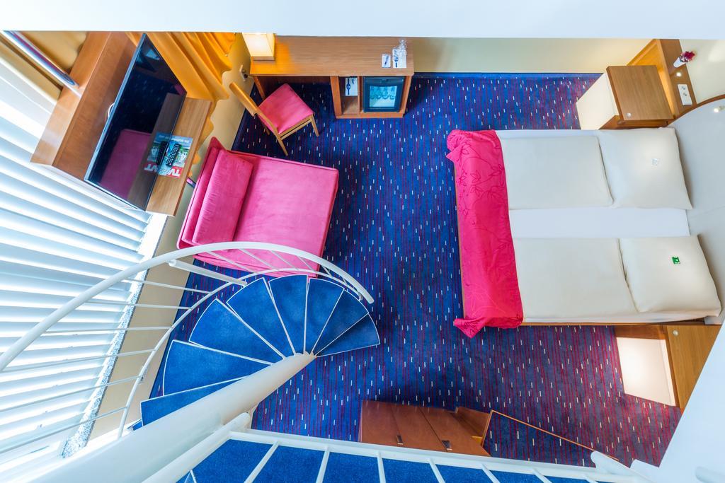 Hotel Am Schillerpark Esslingen am Neckar Ngoại thất bức ảnh