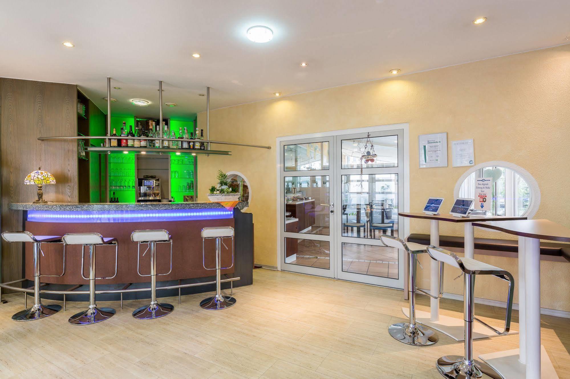 Hotel Am Schillerpark Esslingen am Neckar Ngoại thất bức ảnh
