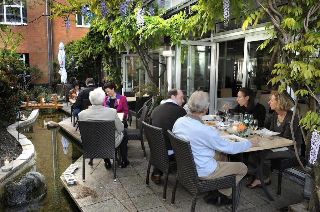 Hotel Am Schillerpark Esslingen am Neckar Ngoại thất bức ảnh